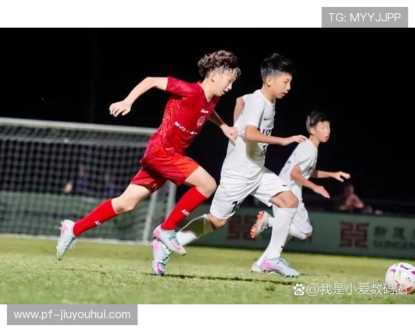 从绿茵少年到荣耀舞台解析足球小将在联赛中的成长与突破